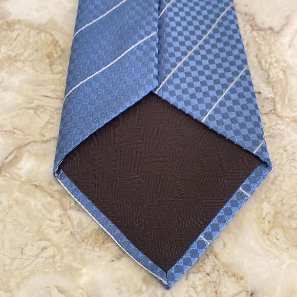 Louis Vuitton 100% Silk Monogram Tie - Picture 6 of 10